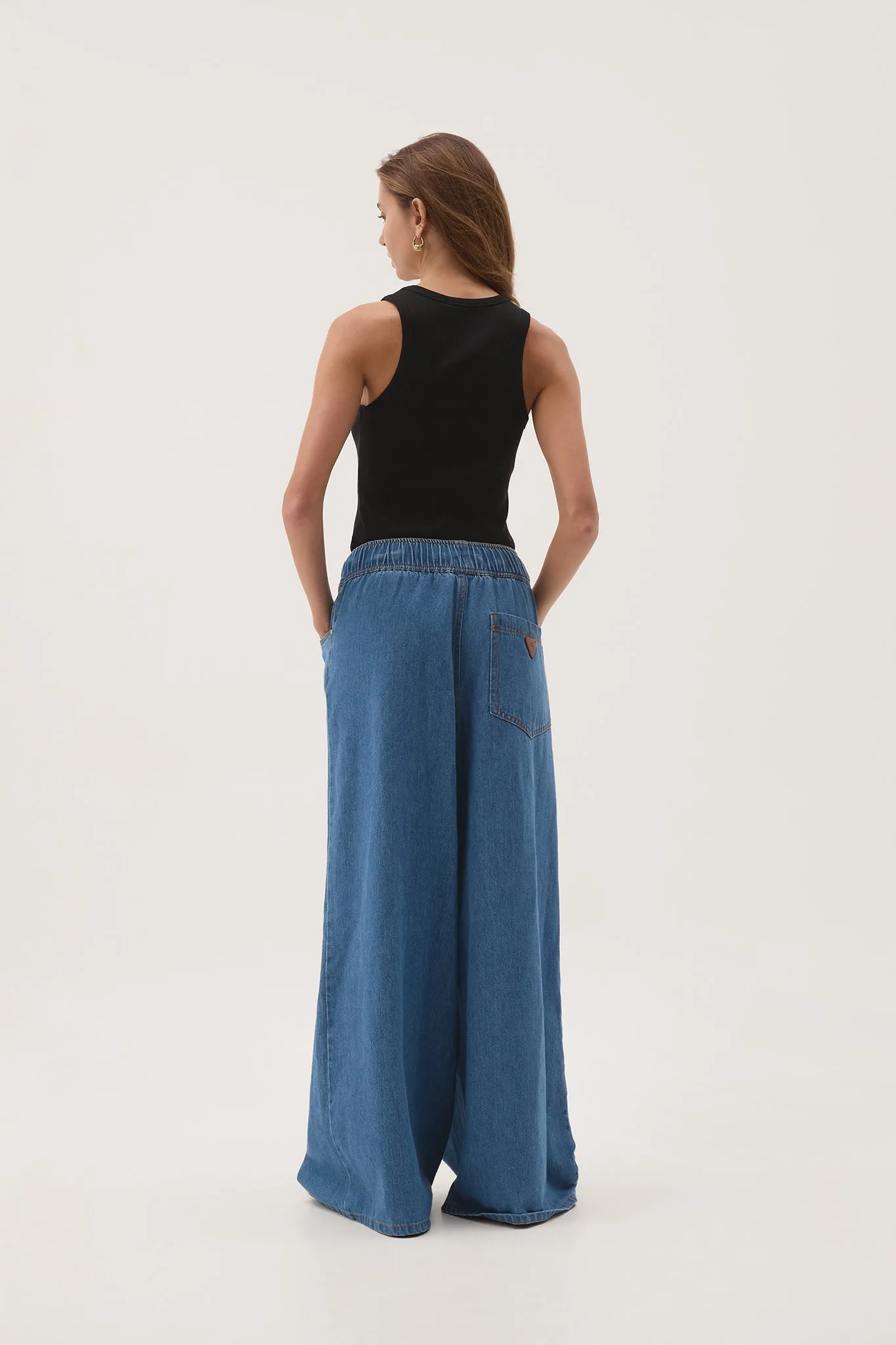 Cowrie High Neck Tank