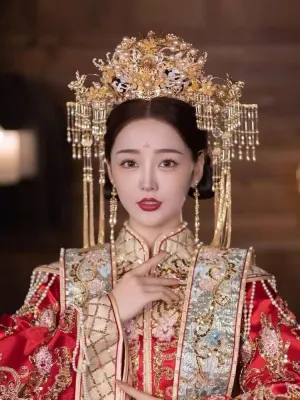 Handmade, traditional Chinese bridal tassel hair Crown & Earrings