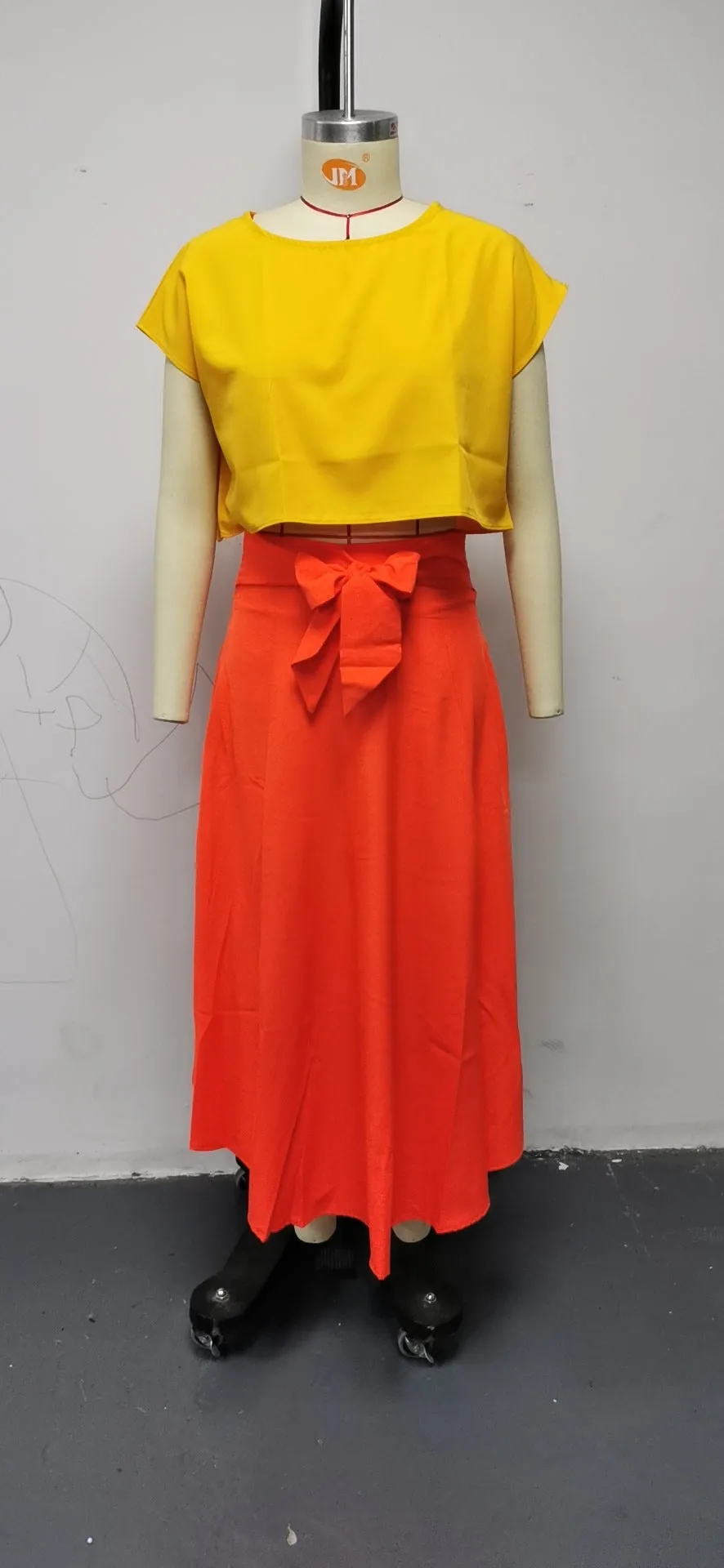 Hot Selling Europe Women Solid Colored Flare Belt Skirt