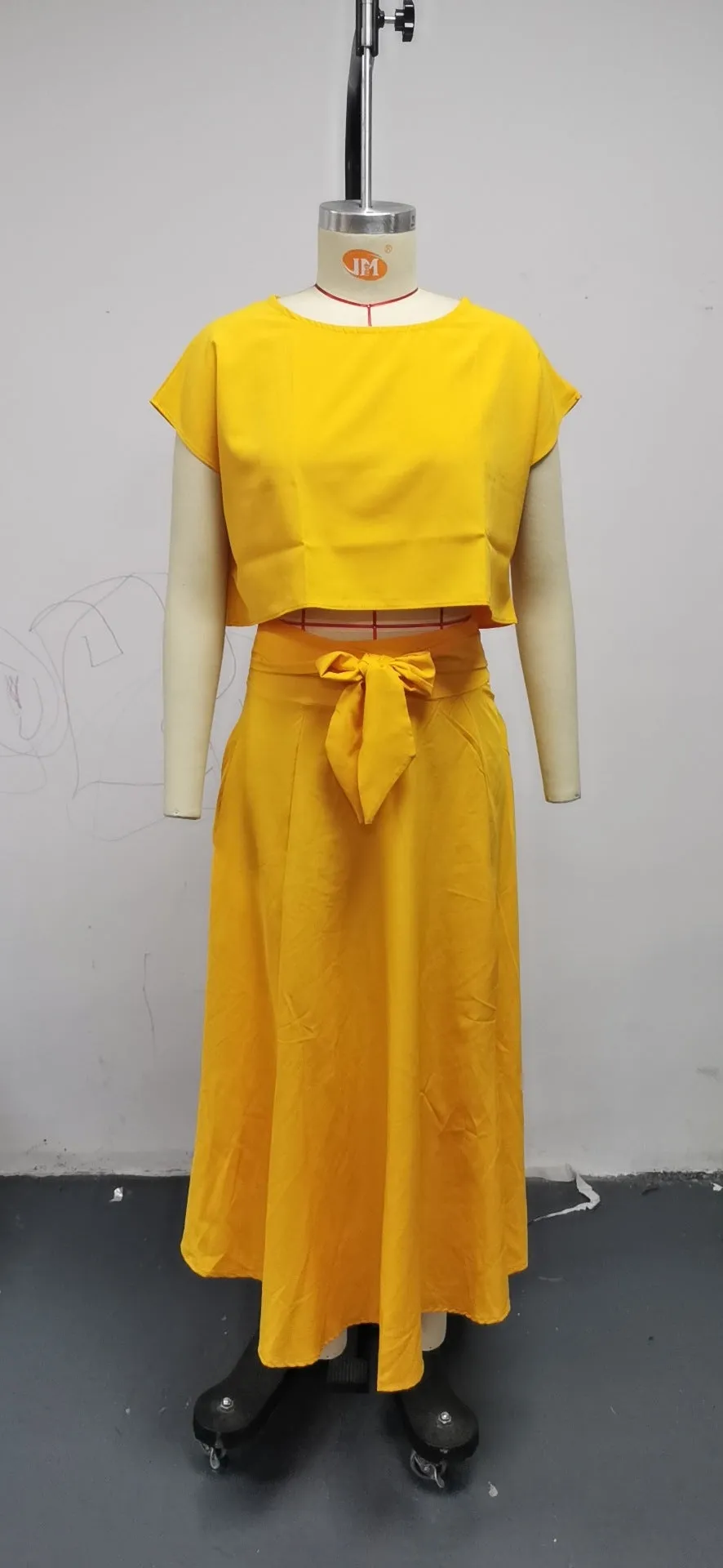 Hot Selling Europe Women Solid Colored Flare Belt Skirt