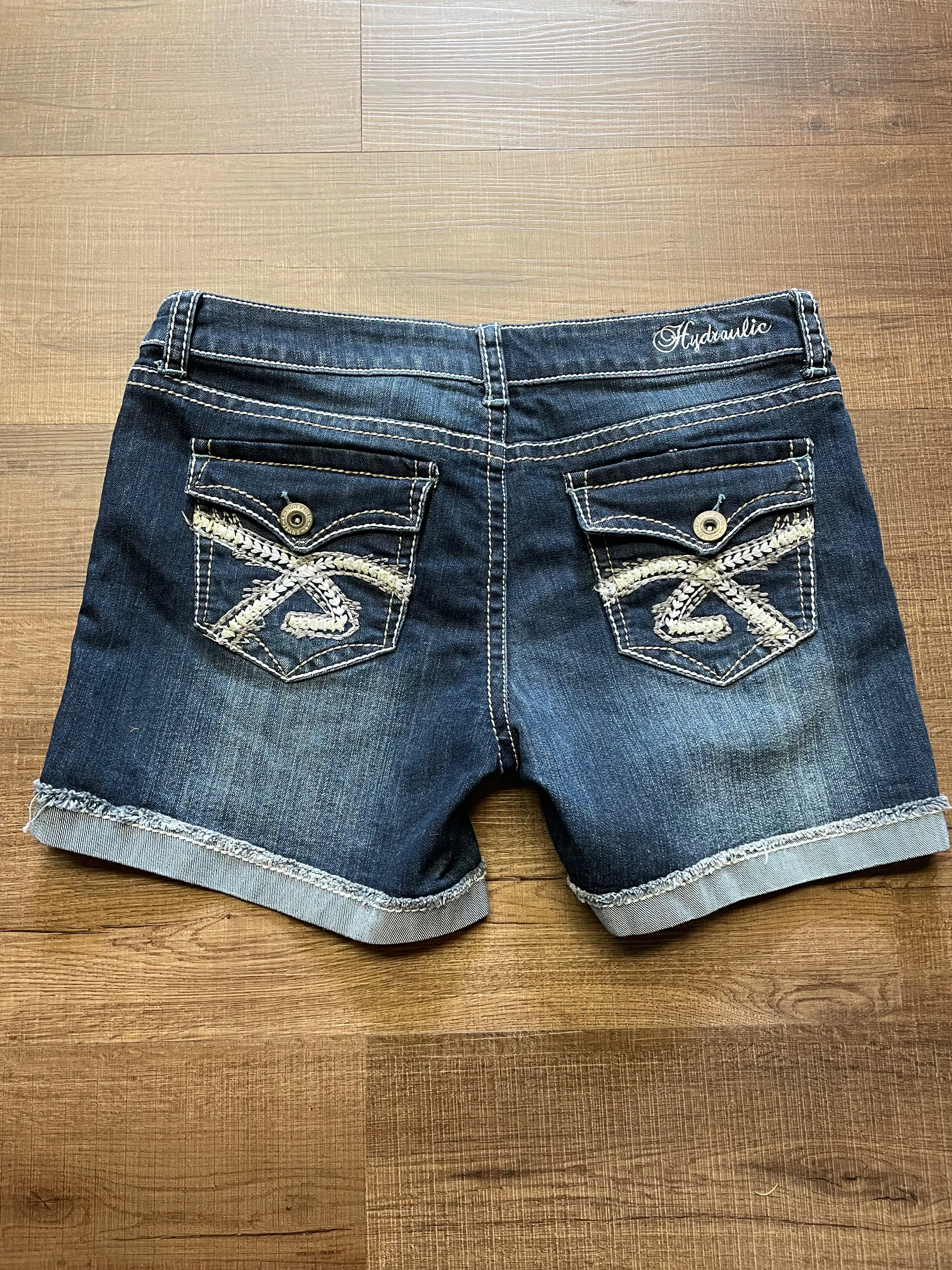 Hydraulic Women's Cuffed Jean Shorts (13/14)