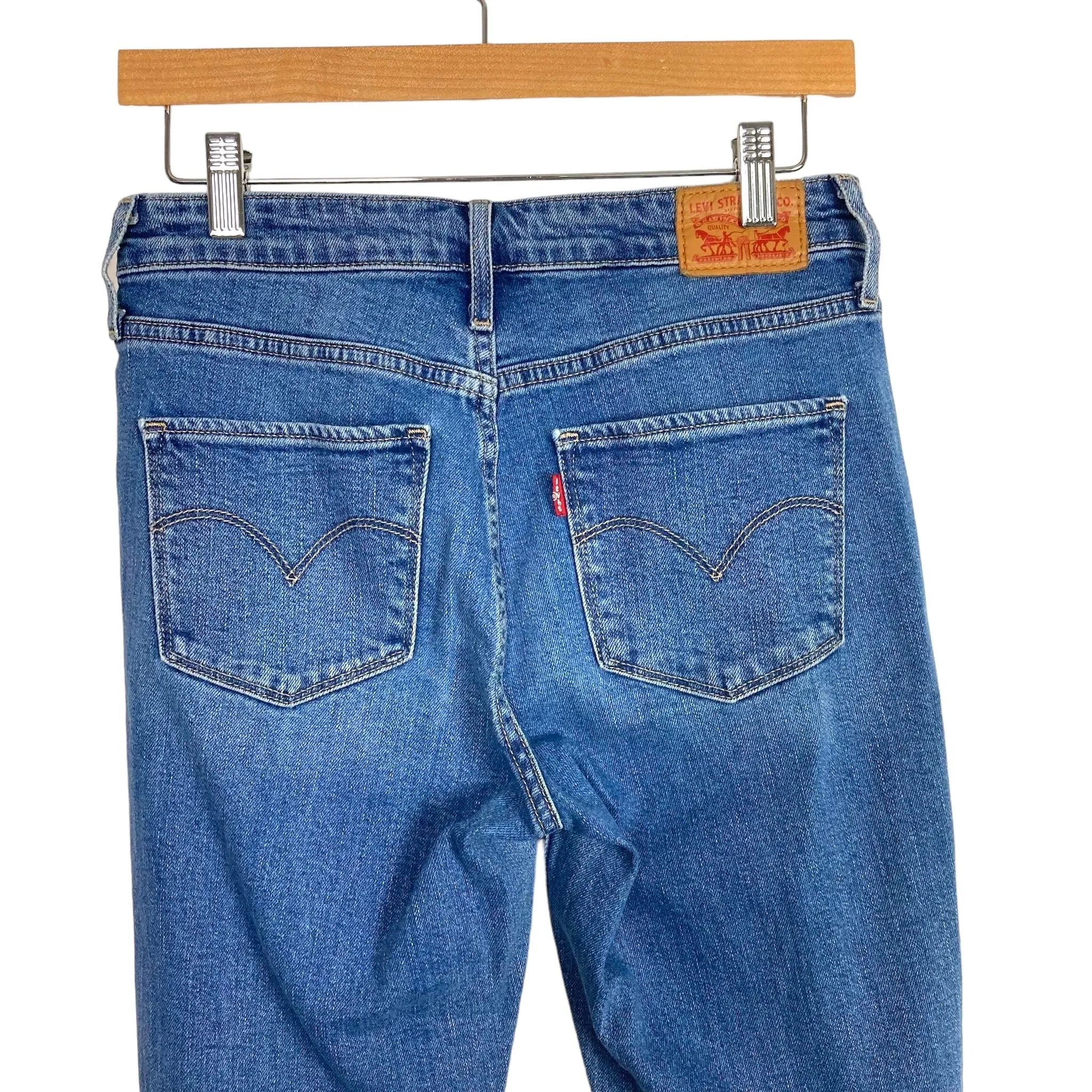 Levi Strauss Medium Wash Ripped Knee High Rise Skinny Jeans- Size 28 (Inseam 29.5”)
