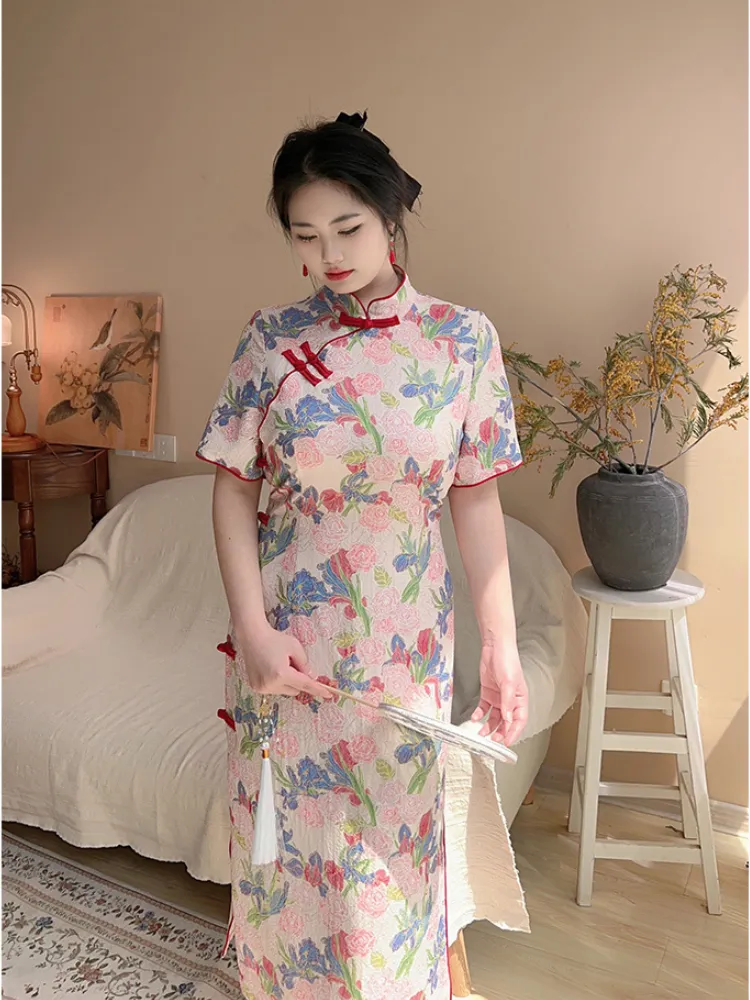 Nainai 奶奶 Grandma's Vintage Inspired Floral Short Sleeve Qipao