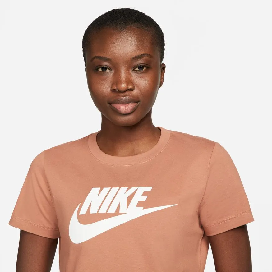 Nike Sportswear Essential T-Shirt