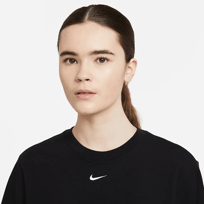 Nike Women's Sportswear Essential Boxy T-Shirt