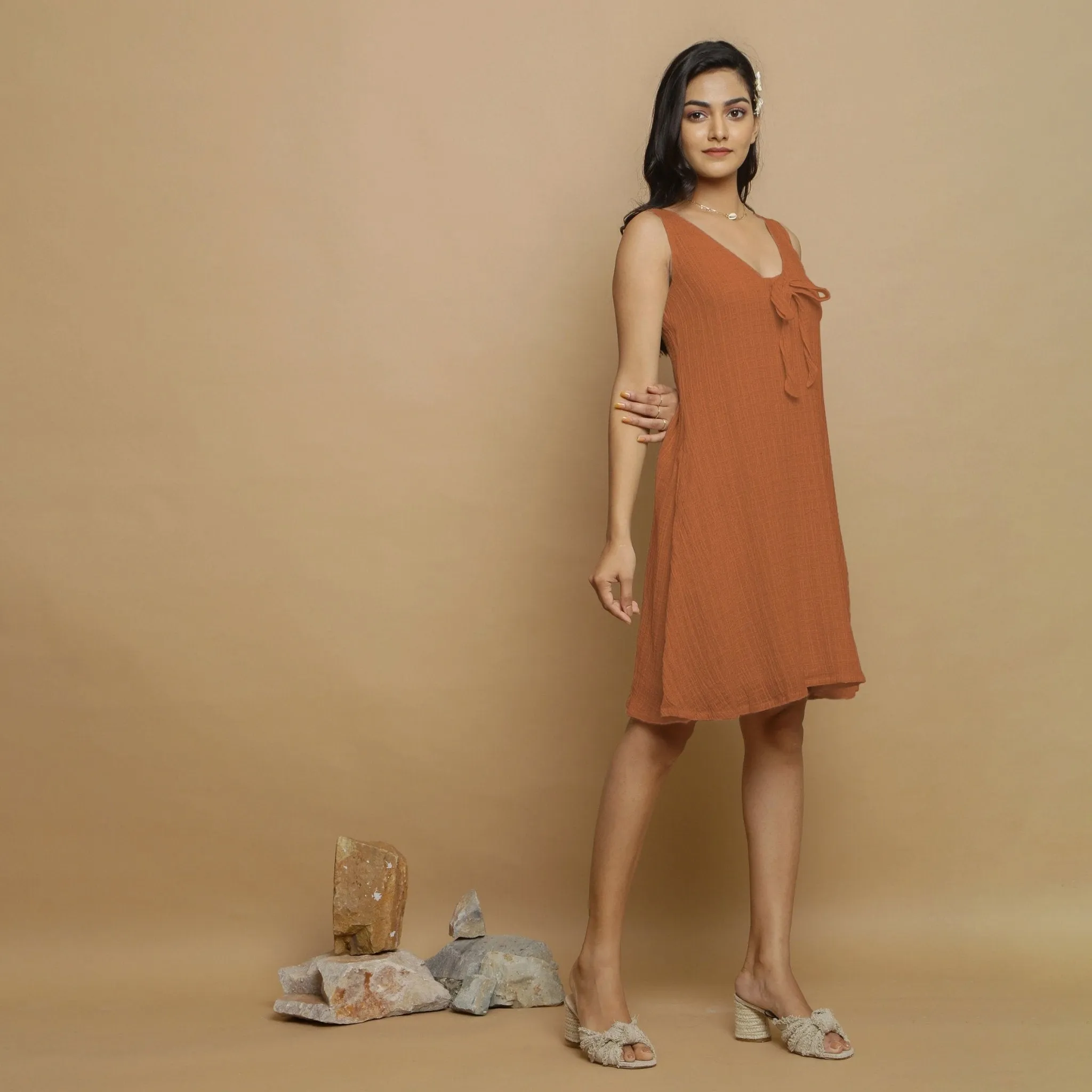 Rust Crinkled Cotton Flax Deep Neck Sleeveless Short Dress