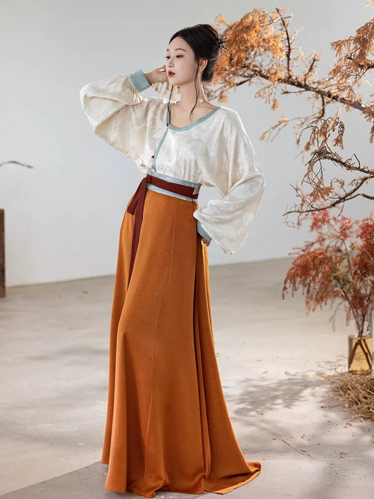 the Tang style is breathable, the silk neck, the round neck shirt, the ten broken skirts, the summer