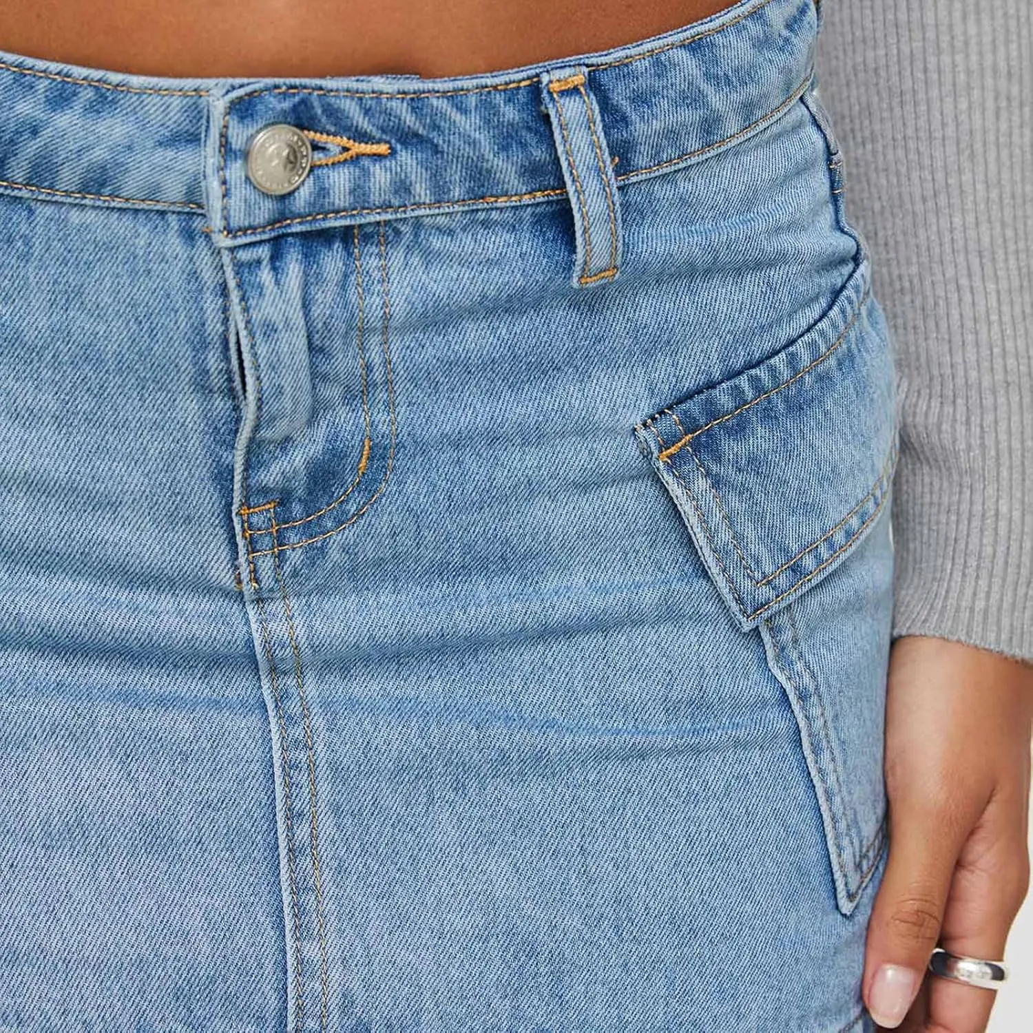 Women Y2k Denim Mini Skirts Vintage Mid Rise Slim Cargo Denim Skirts Bodycon Mini Jean Skirts with Pockets