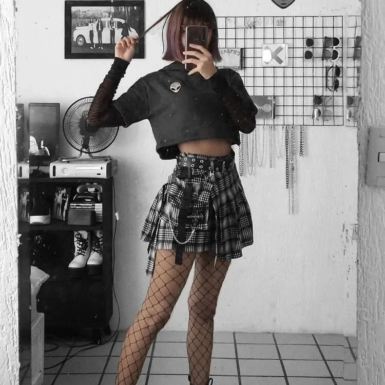 Women's Gothic Chain Plaid Pleated Skirts With Pocket